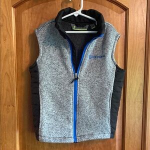 Free Country Black and Gray Fleece Vest